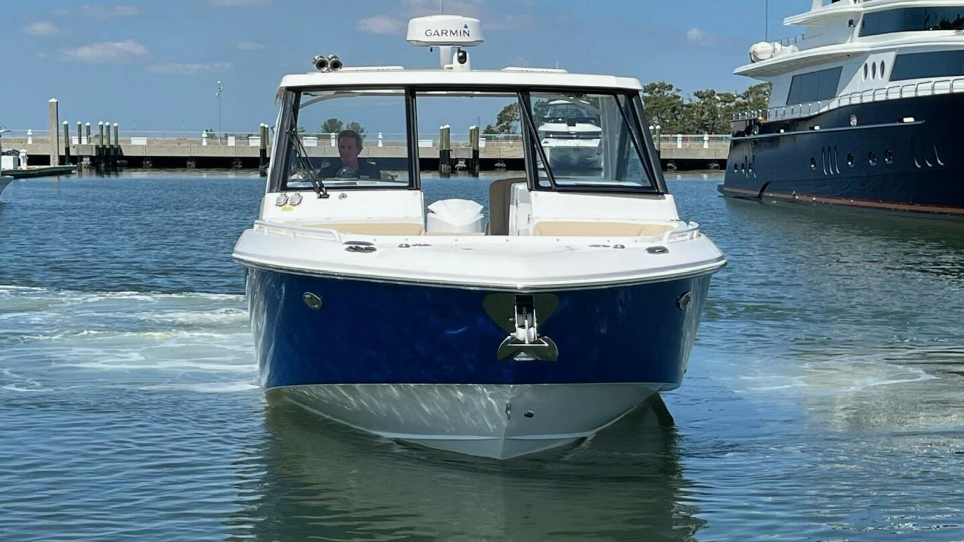 2019 Everglades 340 Dual Console - Image 32