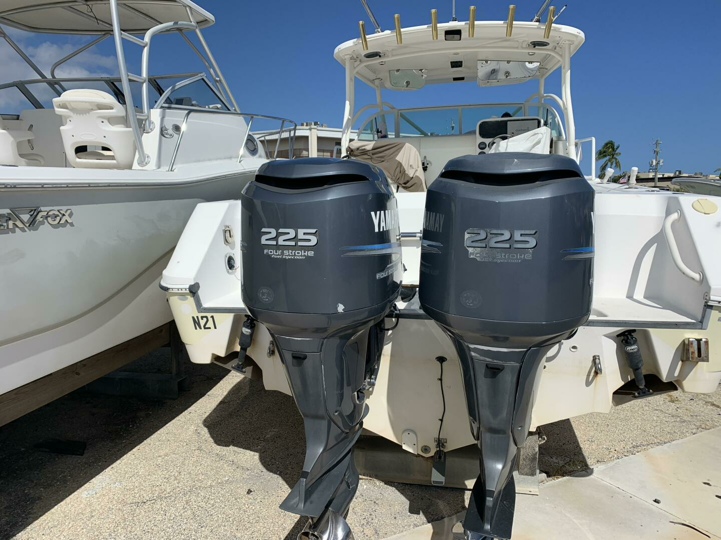 2003 Edgewater 265 Express - Image 3