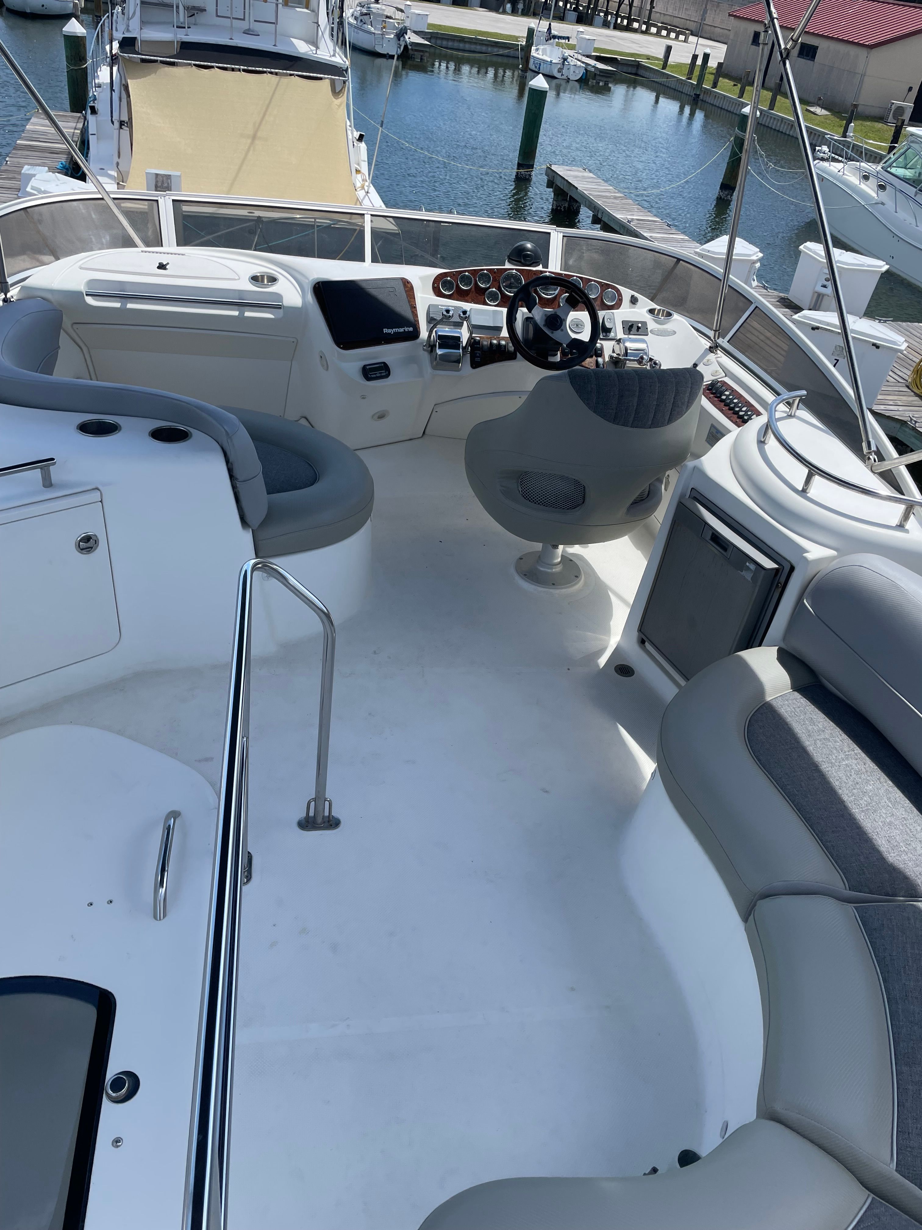 2006 Meridian 341 Sedan - 8