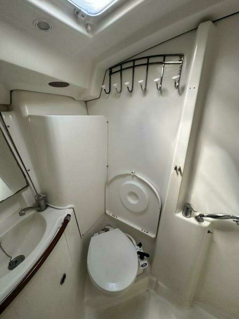 2004 Beneteau 423 - Image 48