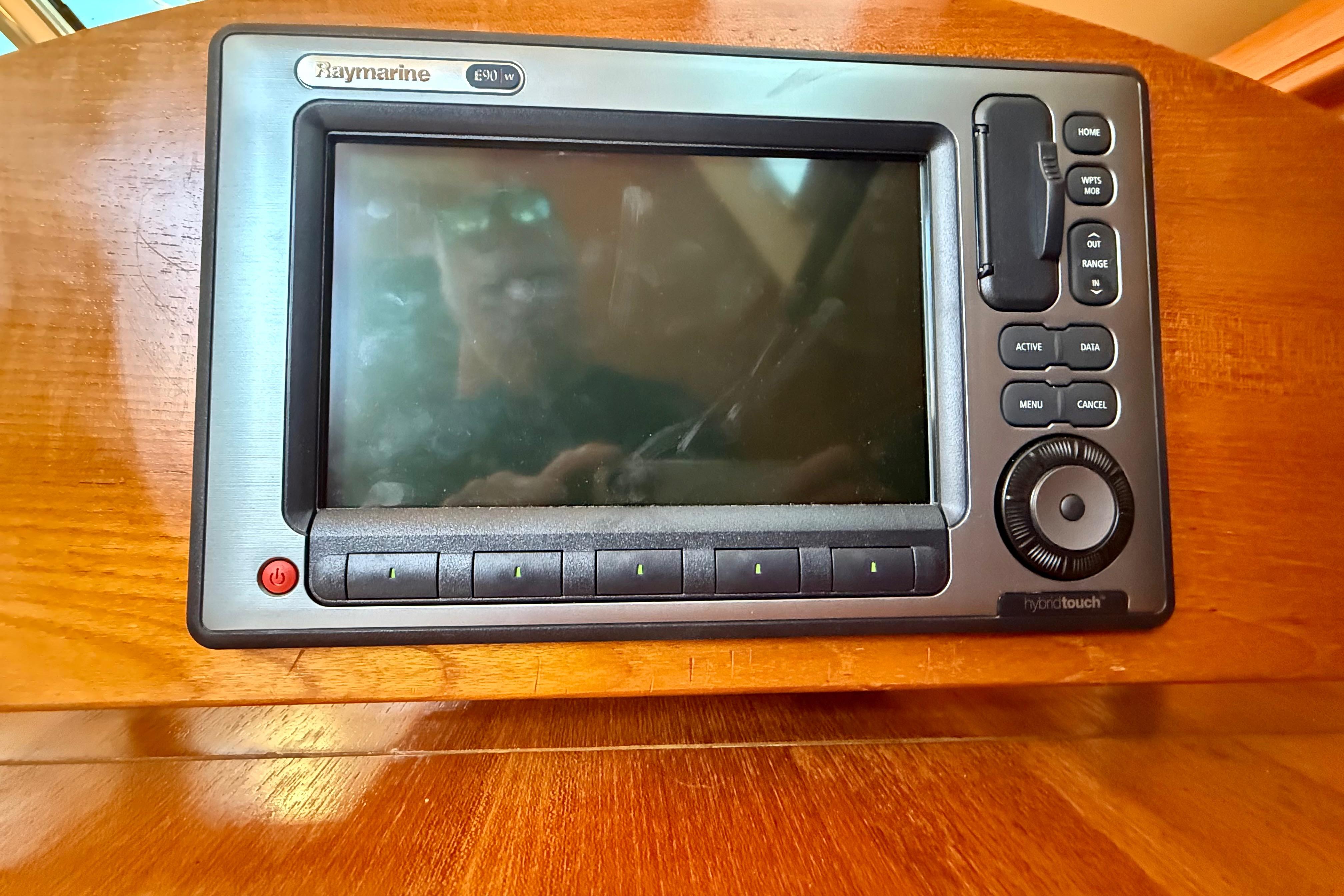 Raymarine navigation system on 2007 Hunter 41 Deck Salon yacht.