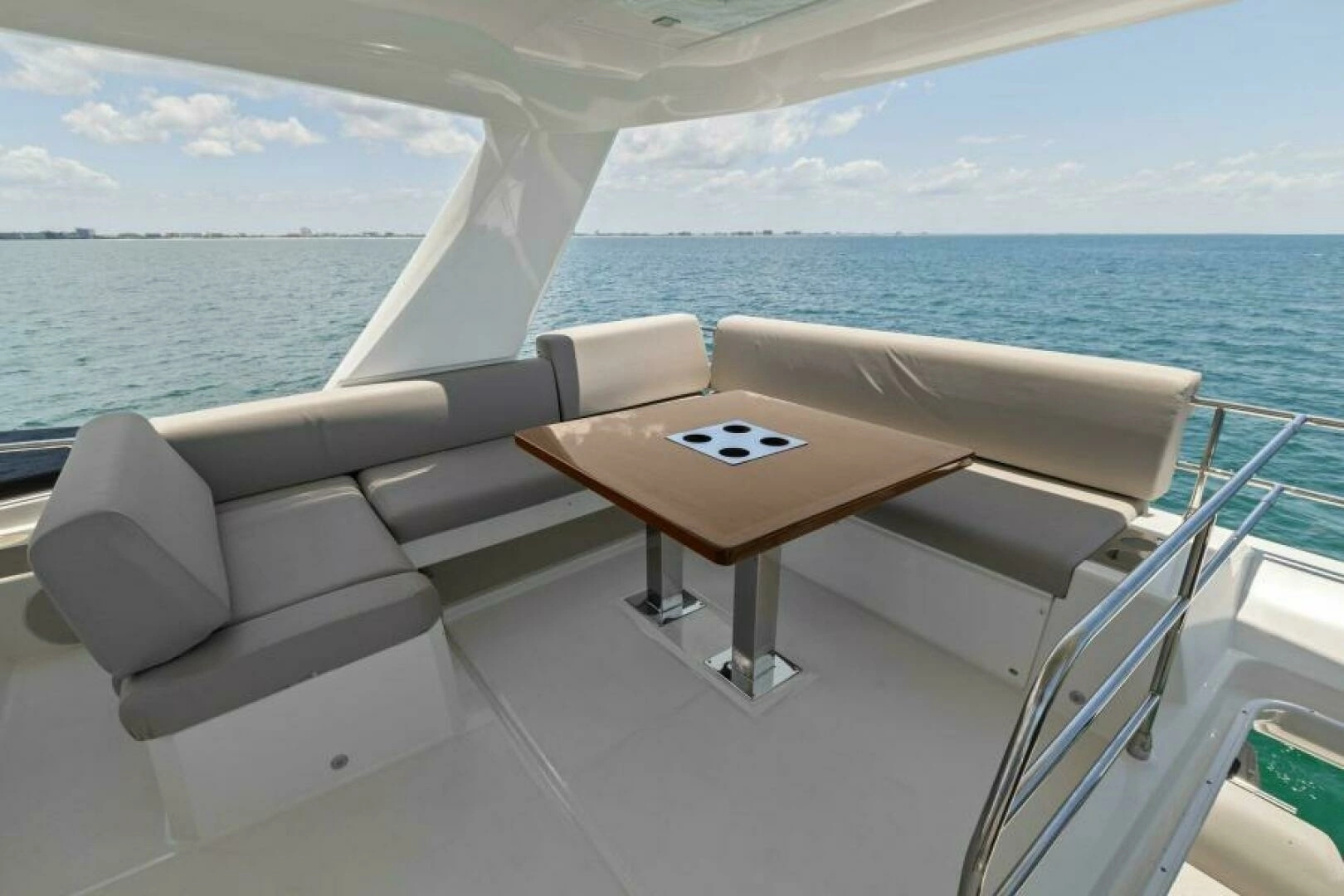 2022 Prestige 590 Flybridge - Image 47
