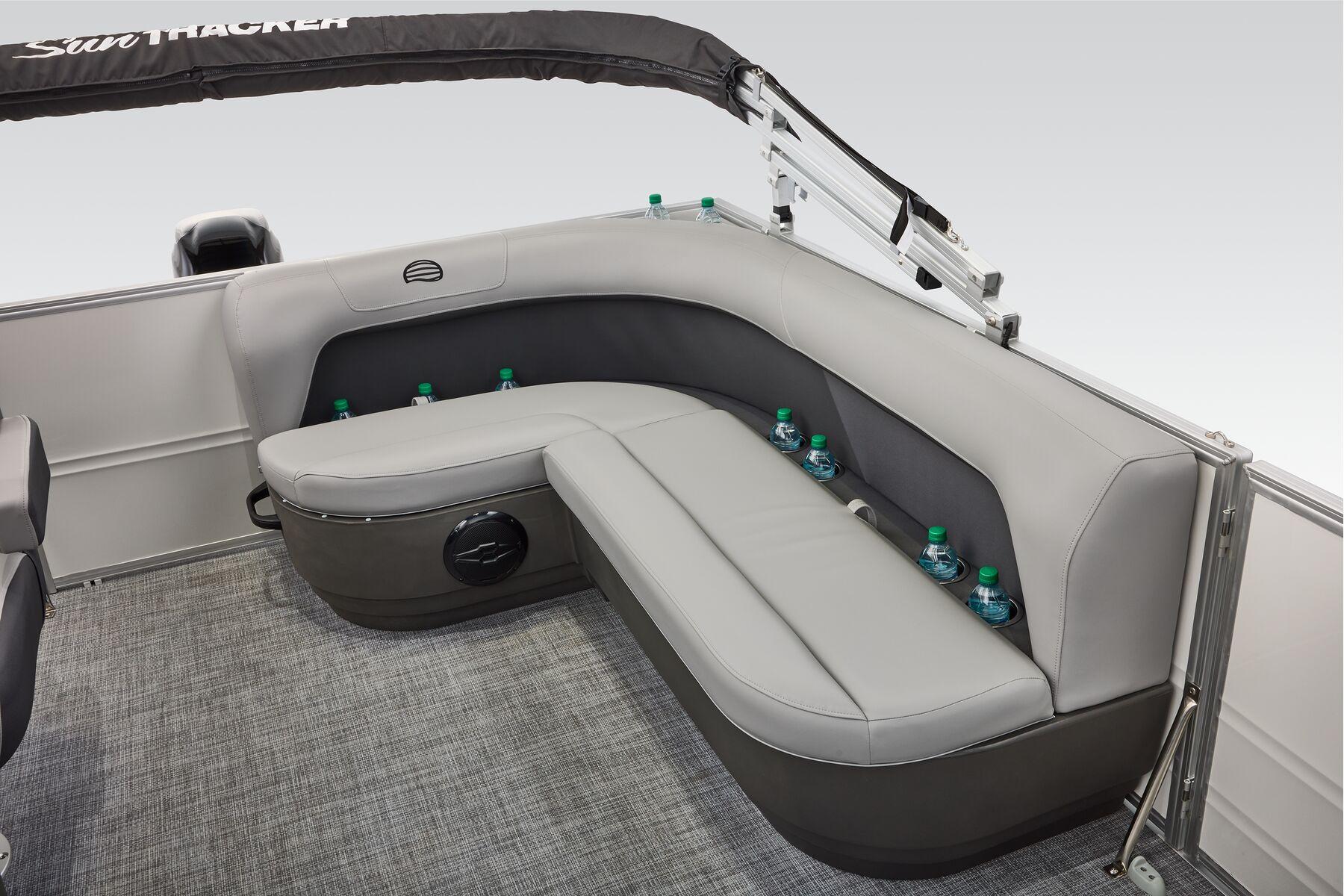 2026 Sun Tracker Party Barge 16 DLX - 47