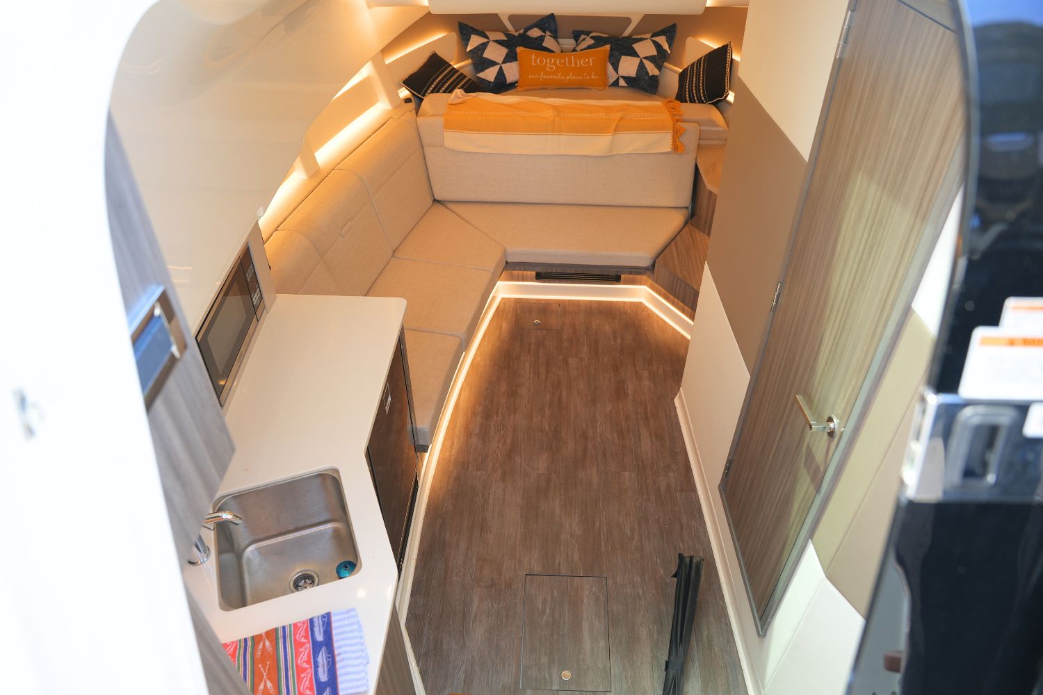 2024 Sea Ray Sundancer 370 - 39