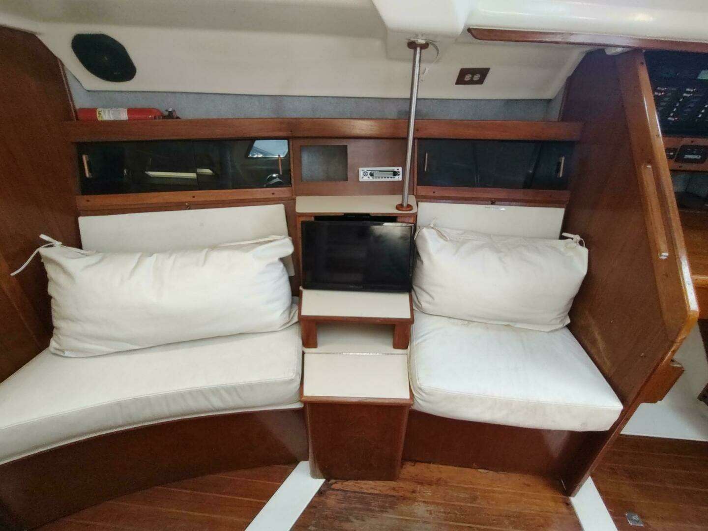 1987 Hunter 37 Legend - Image 46