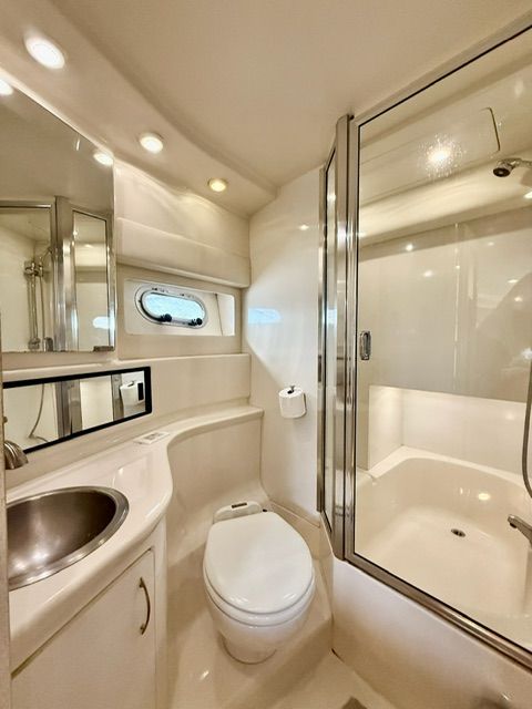 1996 Bayliner 3988 Motoryacht - 23