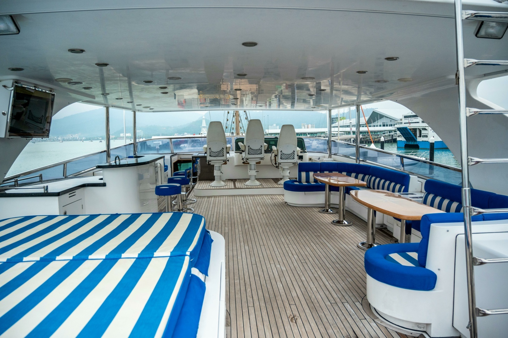 2007 New Ocean New Ocean 95 - Image 16