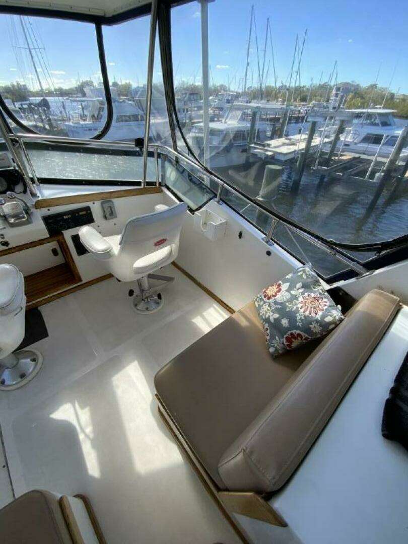 1987 President 41 Double Cabin Motor Yacht - Image 23