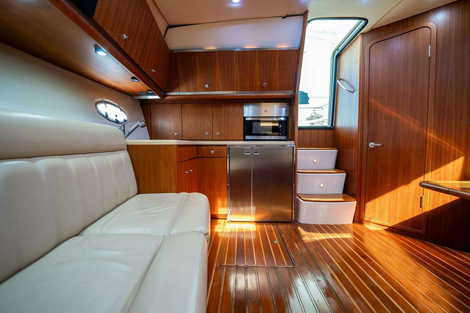 2004 Tiara Yachts 4200 Open - Image 13