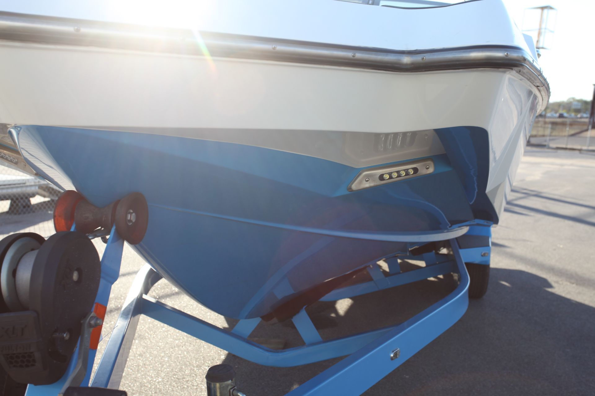 2019 Axis A24 - 19