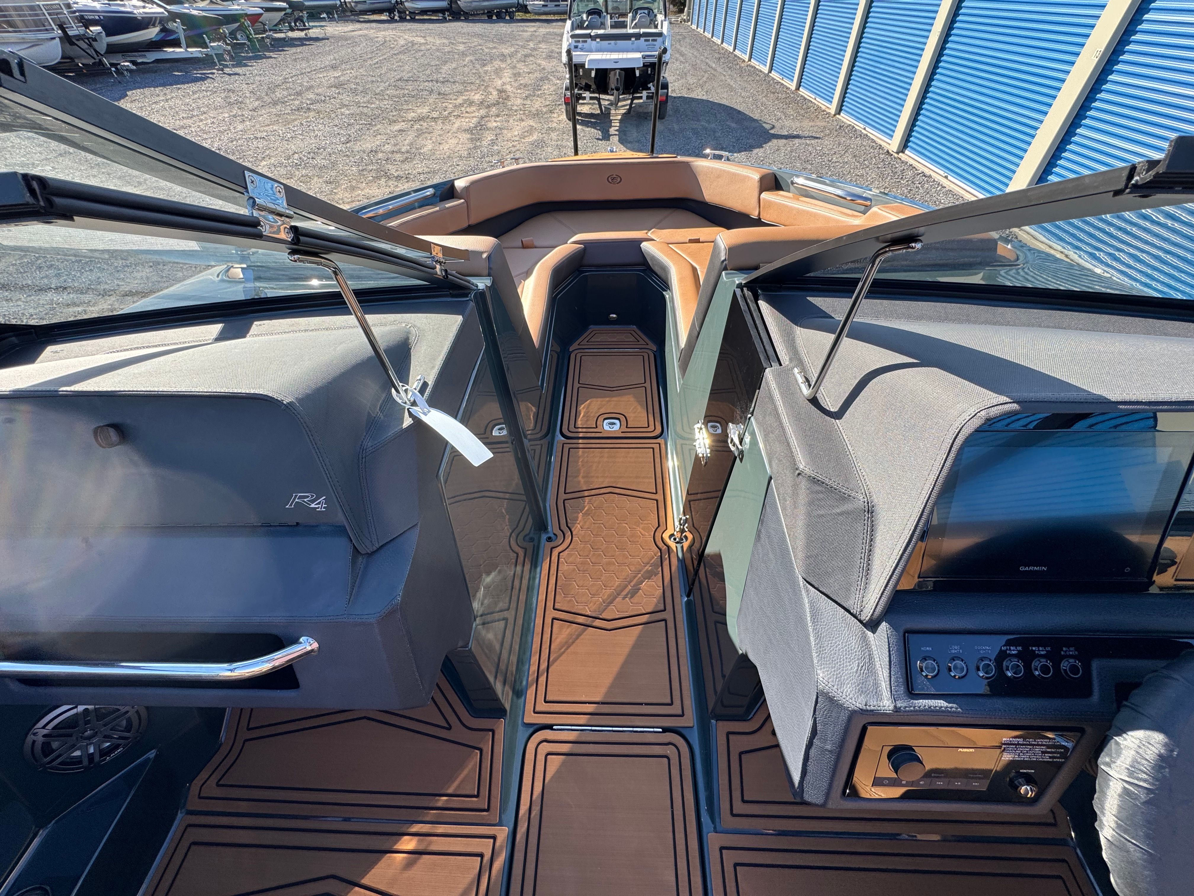 2026 Cobalt R4 Surf - 39