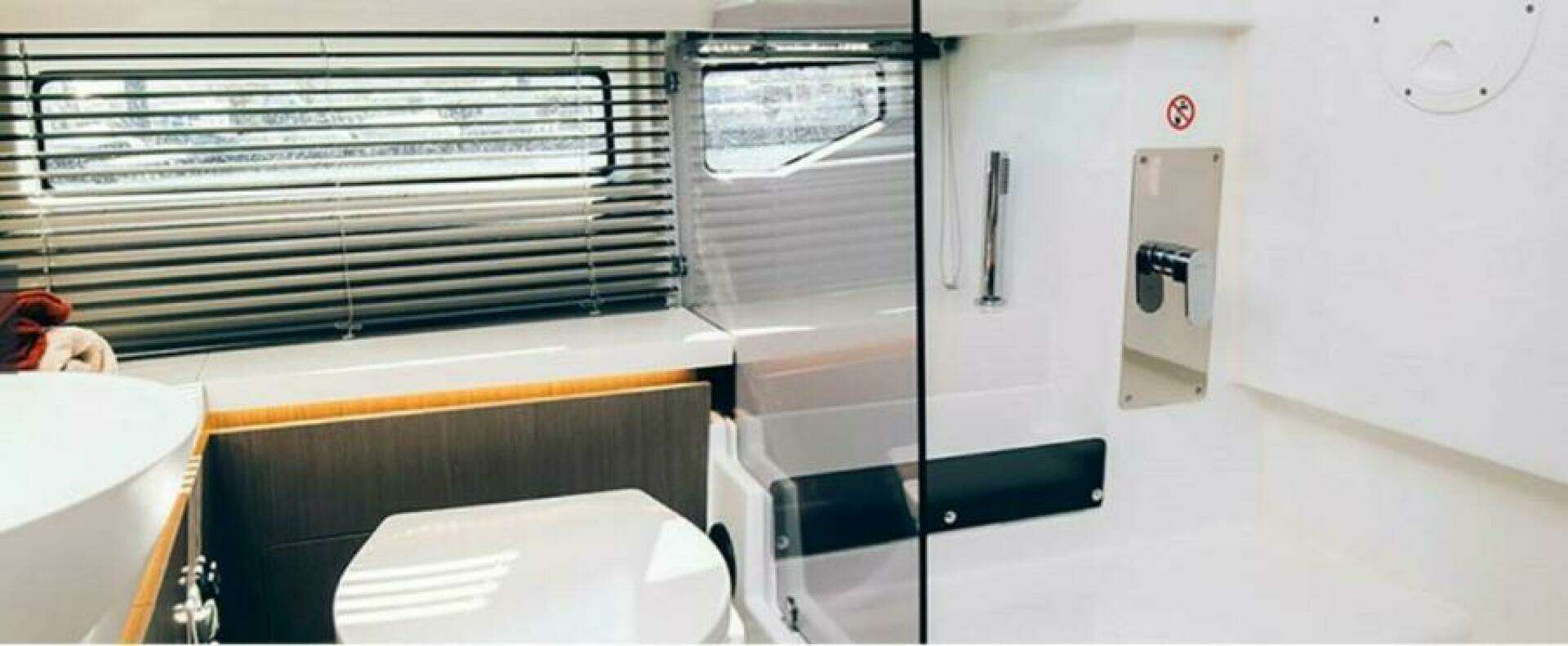 2025 Wellcraft 38 Explorer - Image 10
