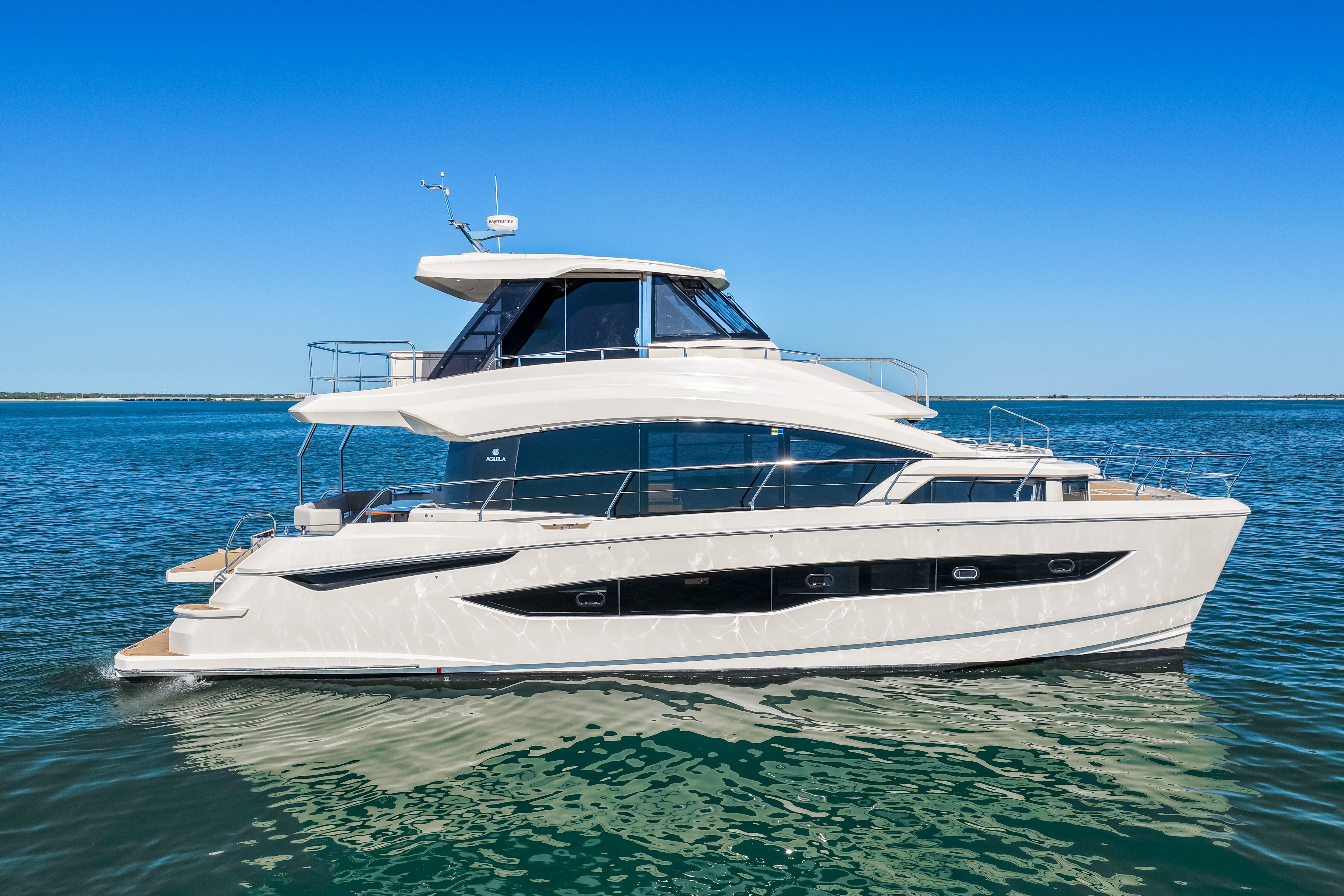 2022 Aquila 54 Yacht