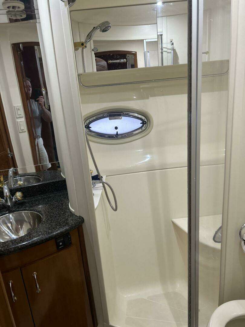 2003 Carver 466 Motor Yacht - Image 73
