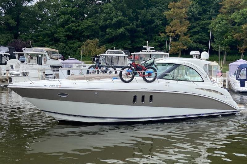 2008 Cruisers Yachts 390 Sports Coupe