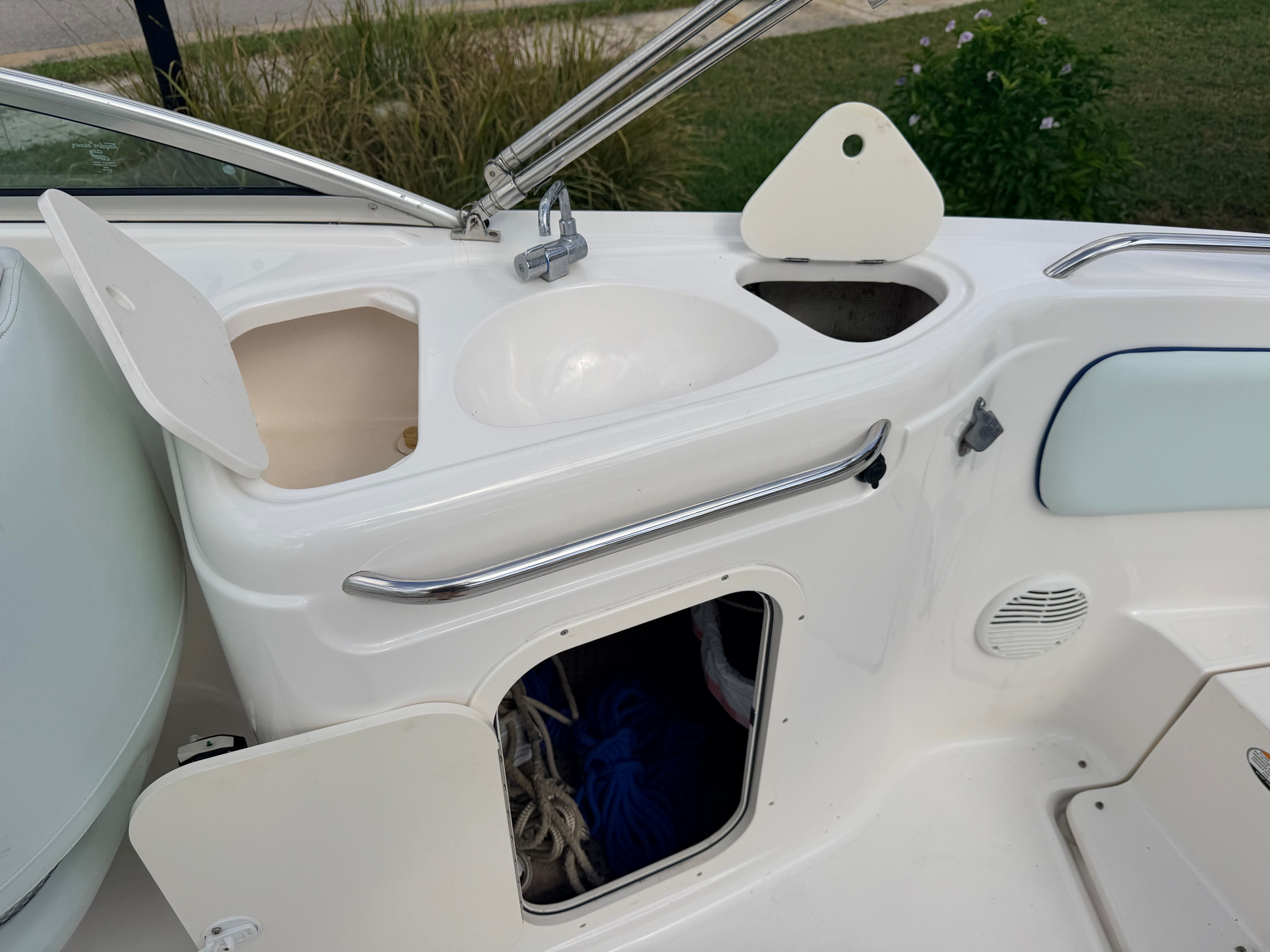2002 Chaparral Sunesta 243 - 21
