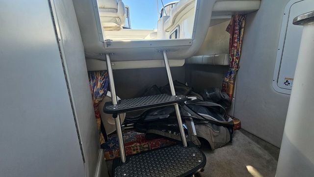 2000 Crownline 242 CR - 19