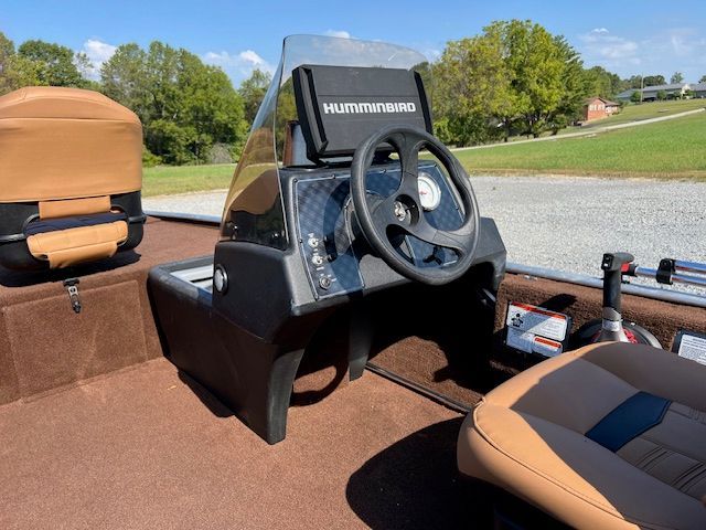 2018 Tracker Bass Tracker - 6
