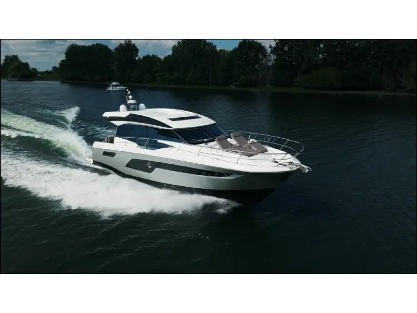 2018 Present Yachts 520S - Image 5