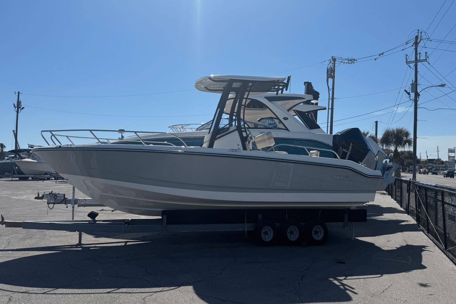 2026 Boston Whaler 250 Dauntless