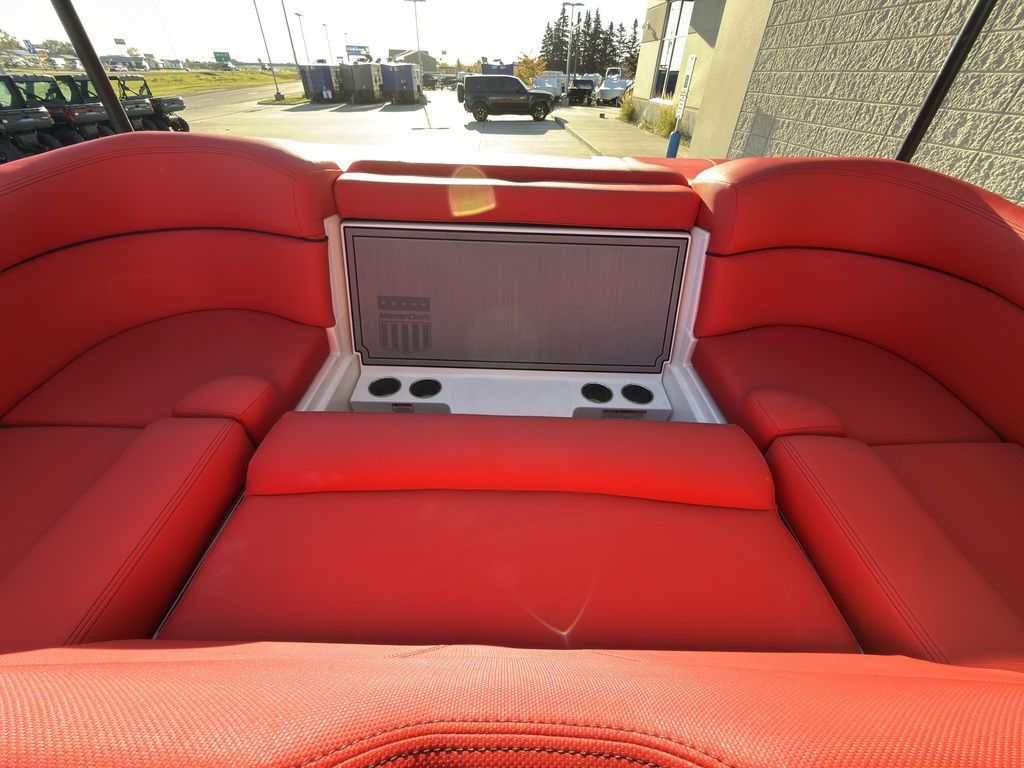 2019 MasterCraft XT22 - 52