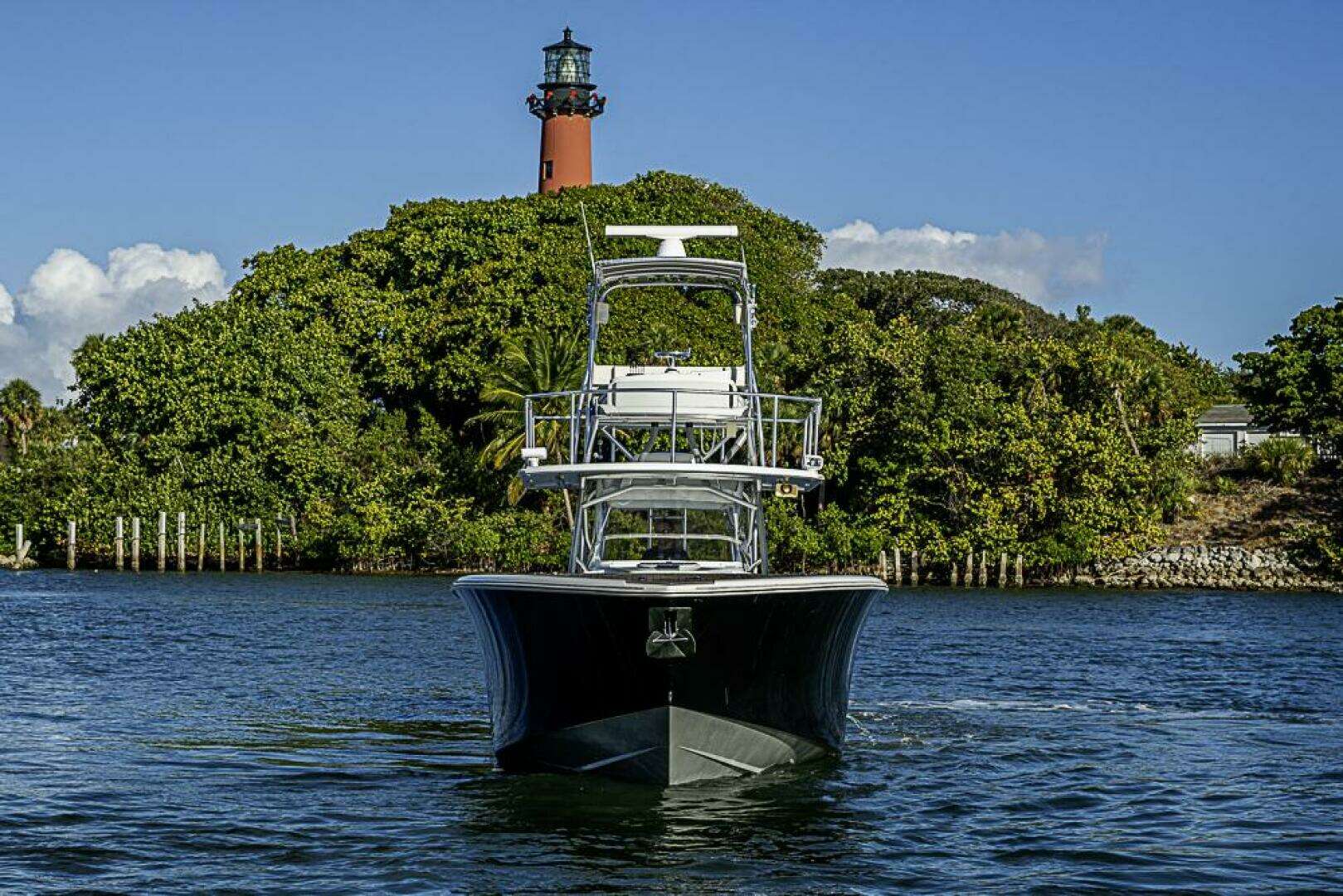 2010 Yellowfin 42 Offshore - Image 3