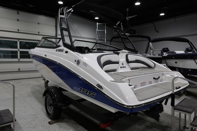 2026 Yamaha Boats AR 195 BOTH COLORS AVAILABLE - 4