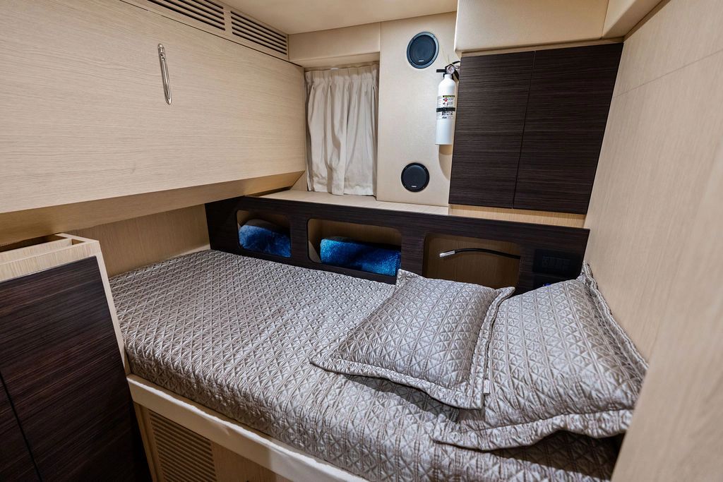 2018 Azimut 77S - 43