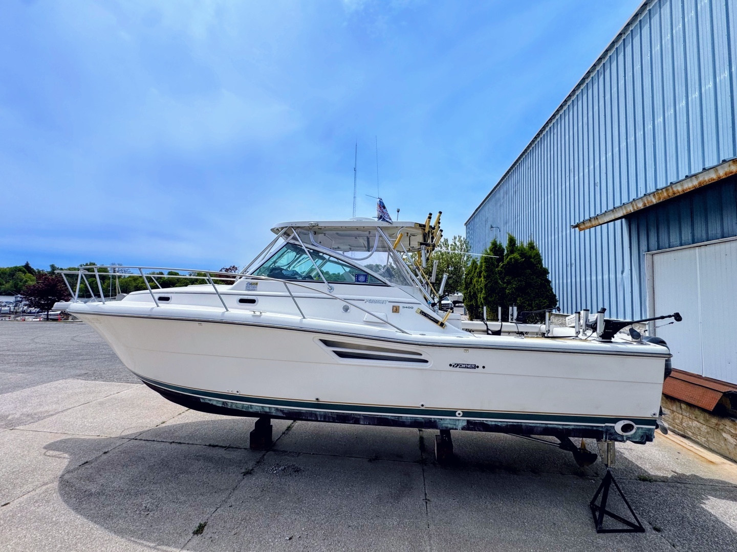 1999 Pursuit 3400 Express - Image 2