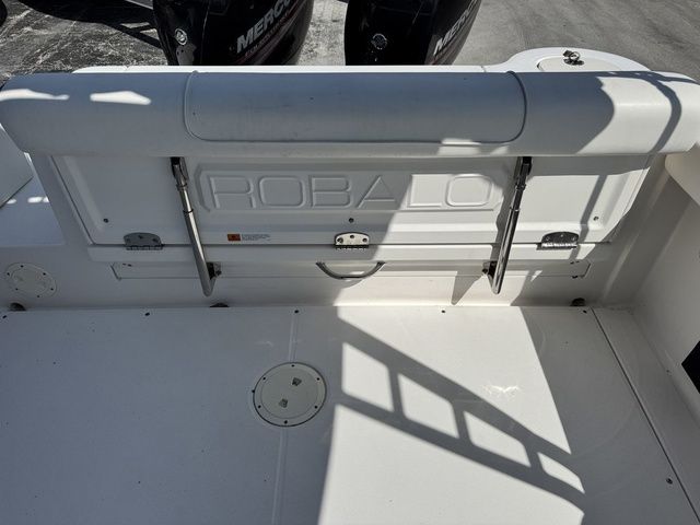 2012 Robalo 247 DC - 19