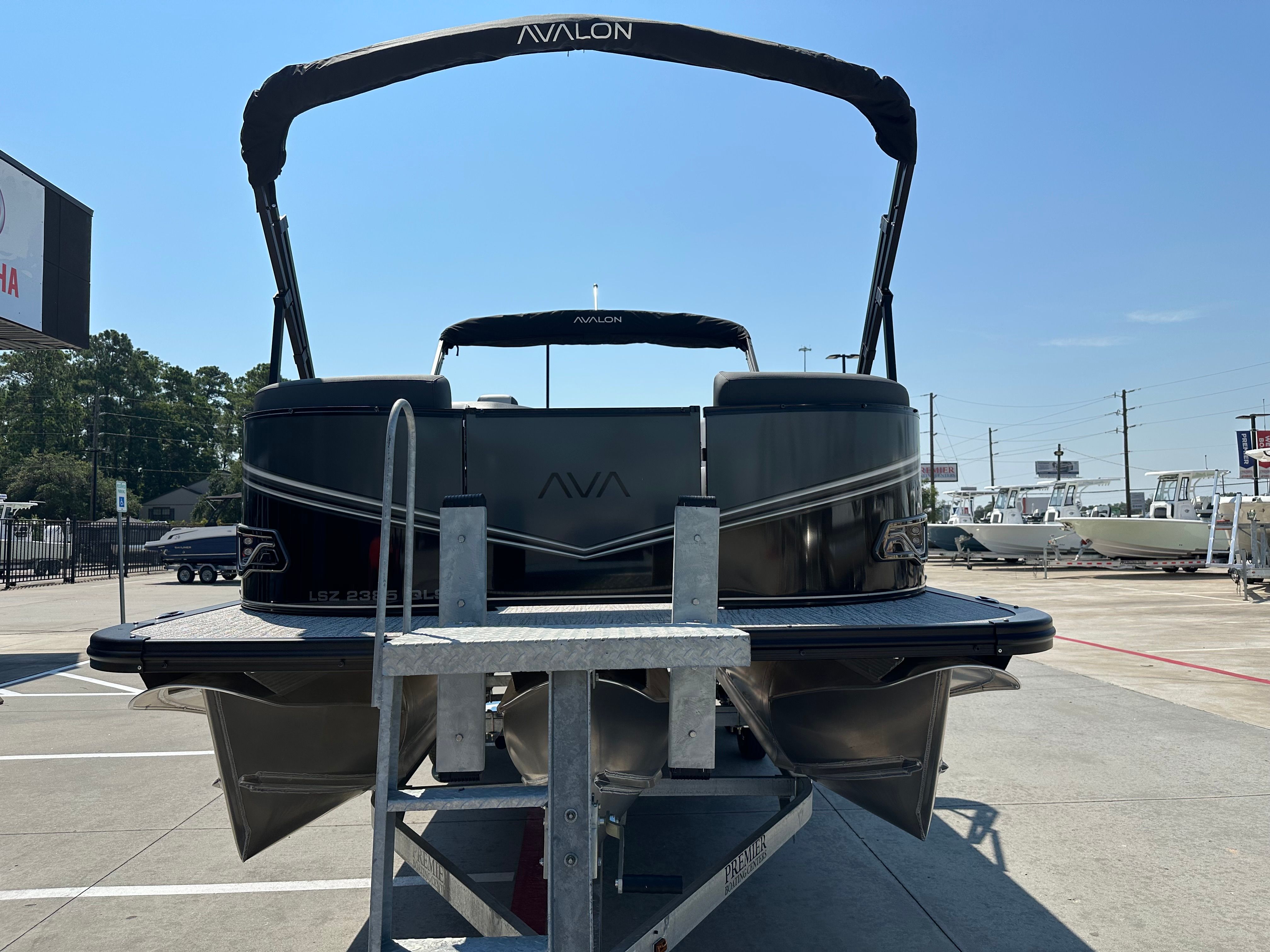 2025 Avalon LSZ Quad Lounge Shift - 23' - 5