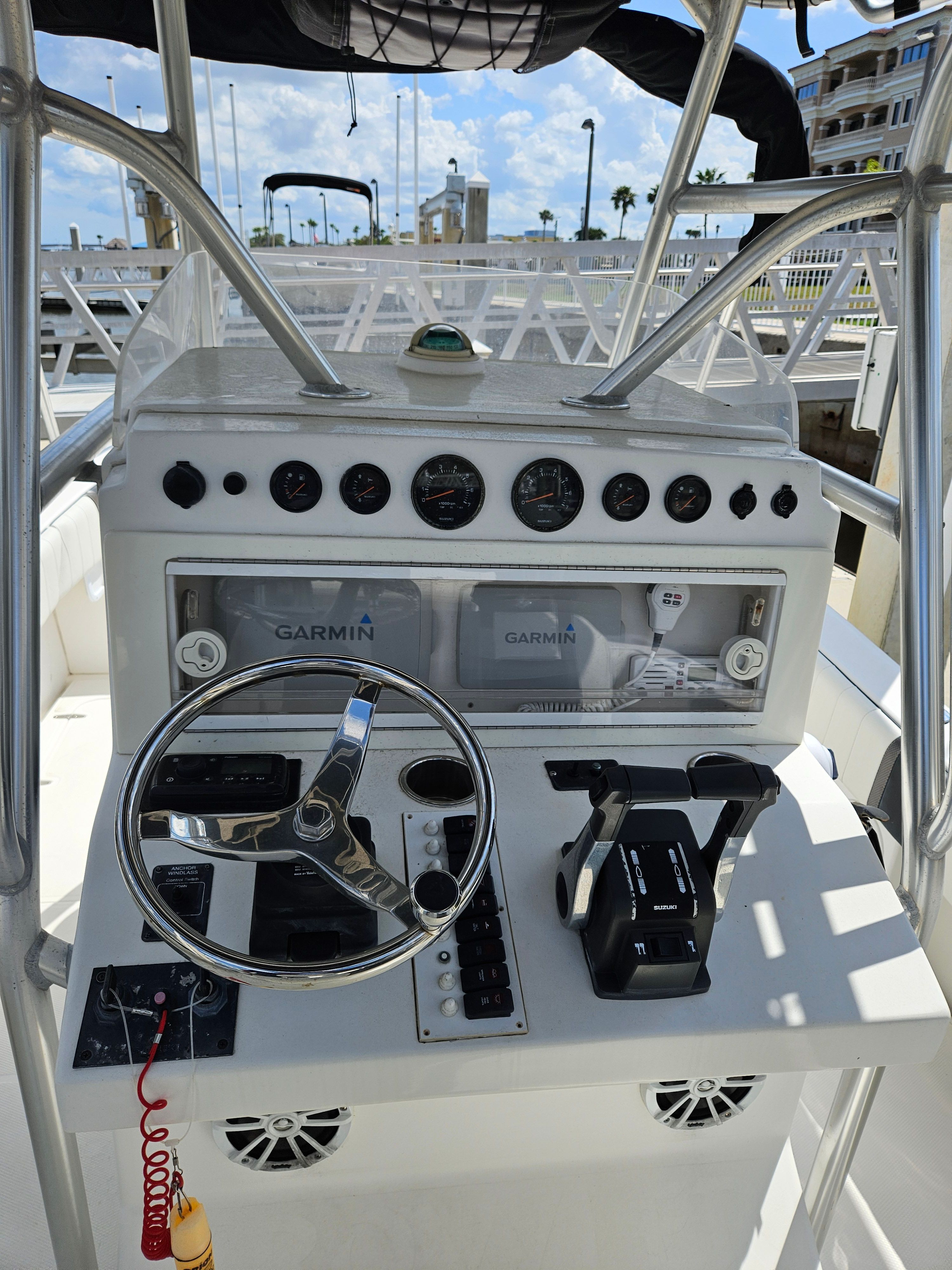2003 World Cat EYV - 2