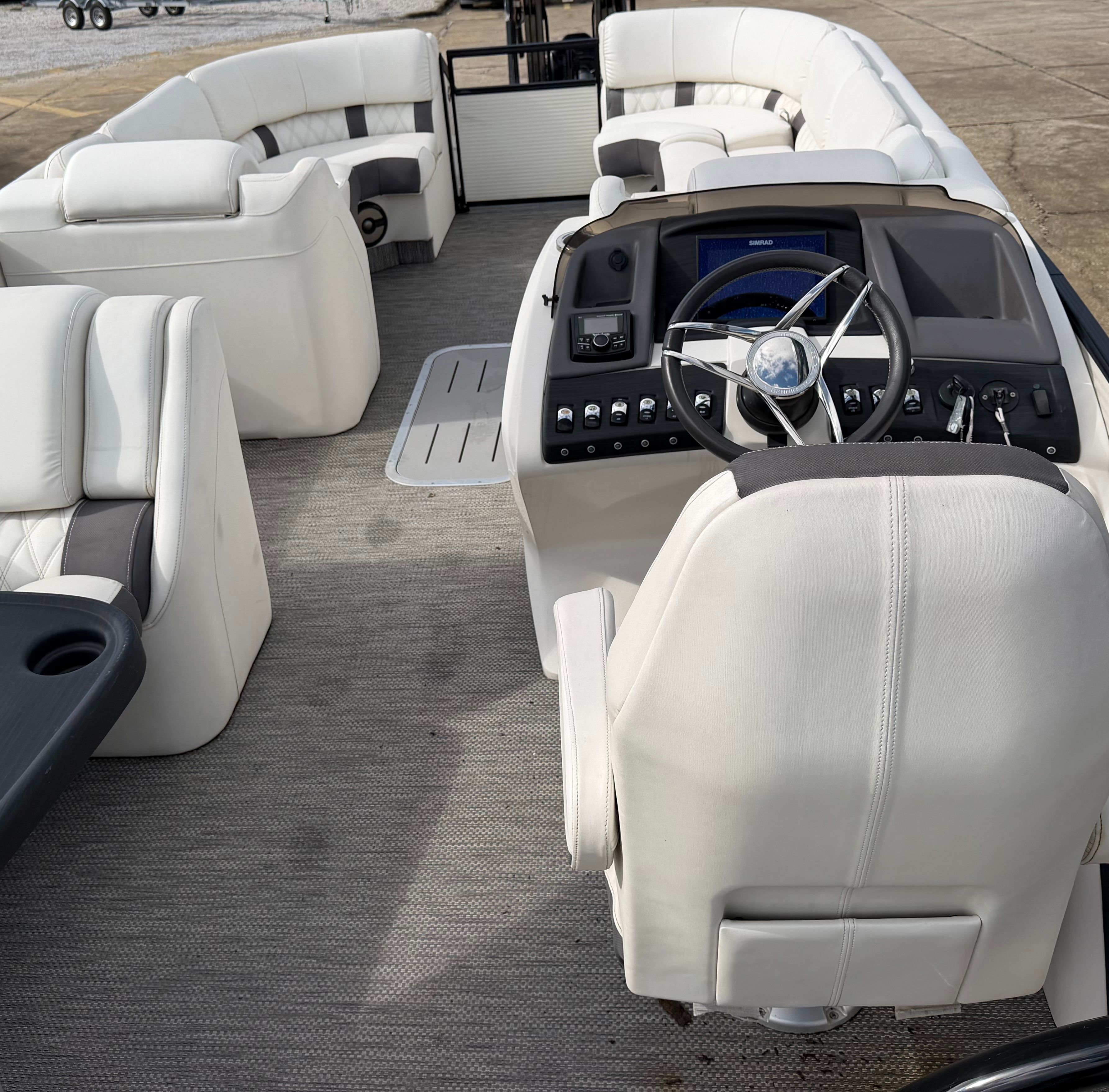 2020 BENNINGTON 25 Q - Image 2