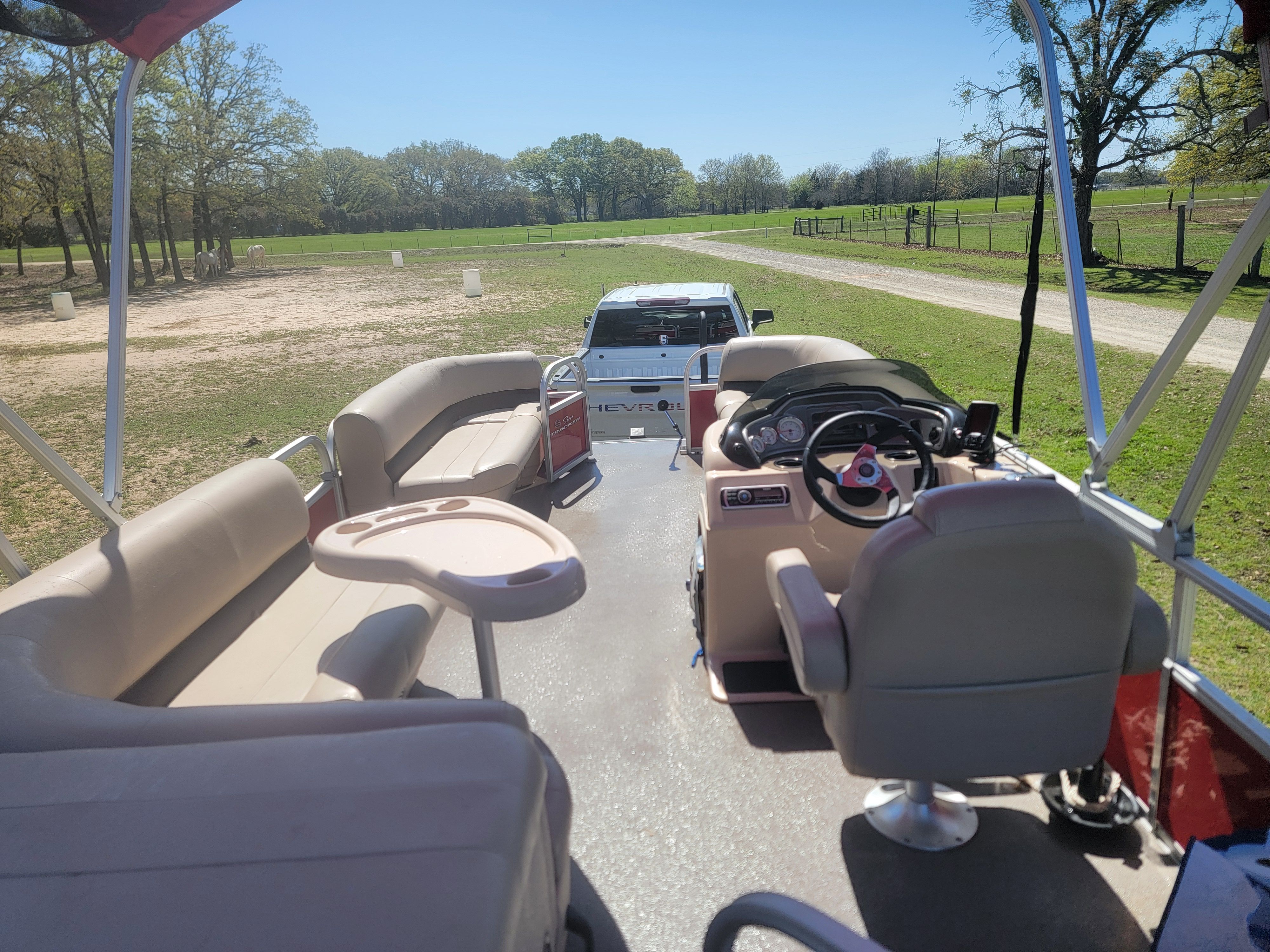 2017 Sun Tracker Party Barge 20 DLX - 12