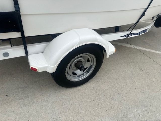 2002 Boston Whaler 180 Dauntless - 3