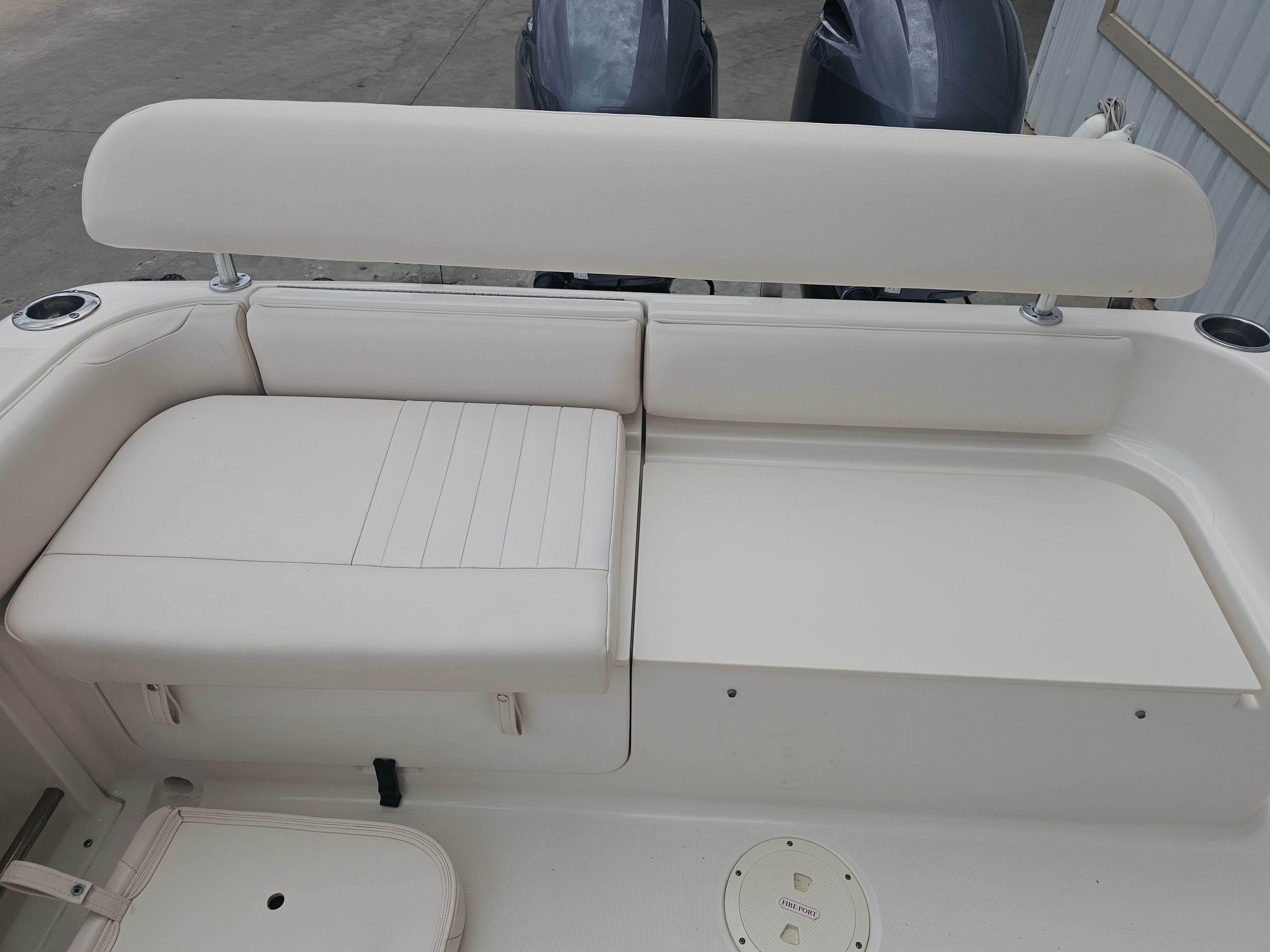 2017 Robalo R265 Walkaround - 17
