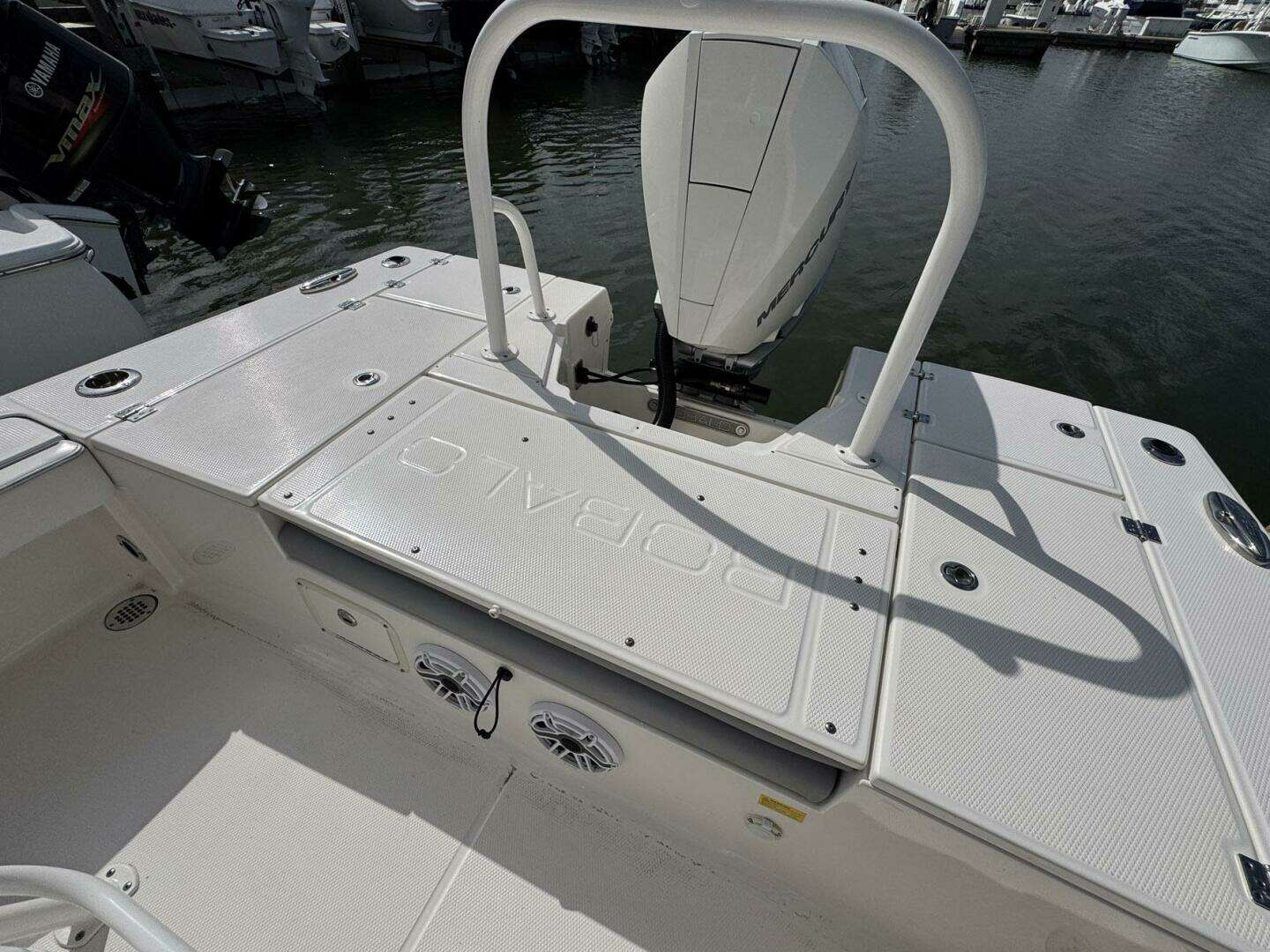 2021 Robalo 246 Cayman - Image 24