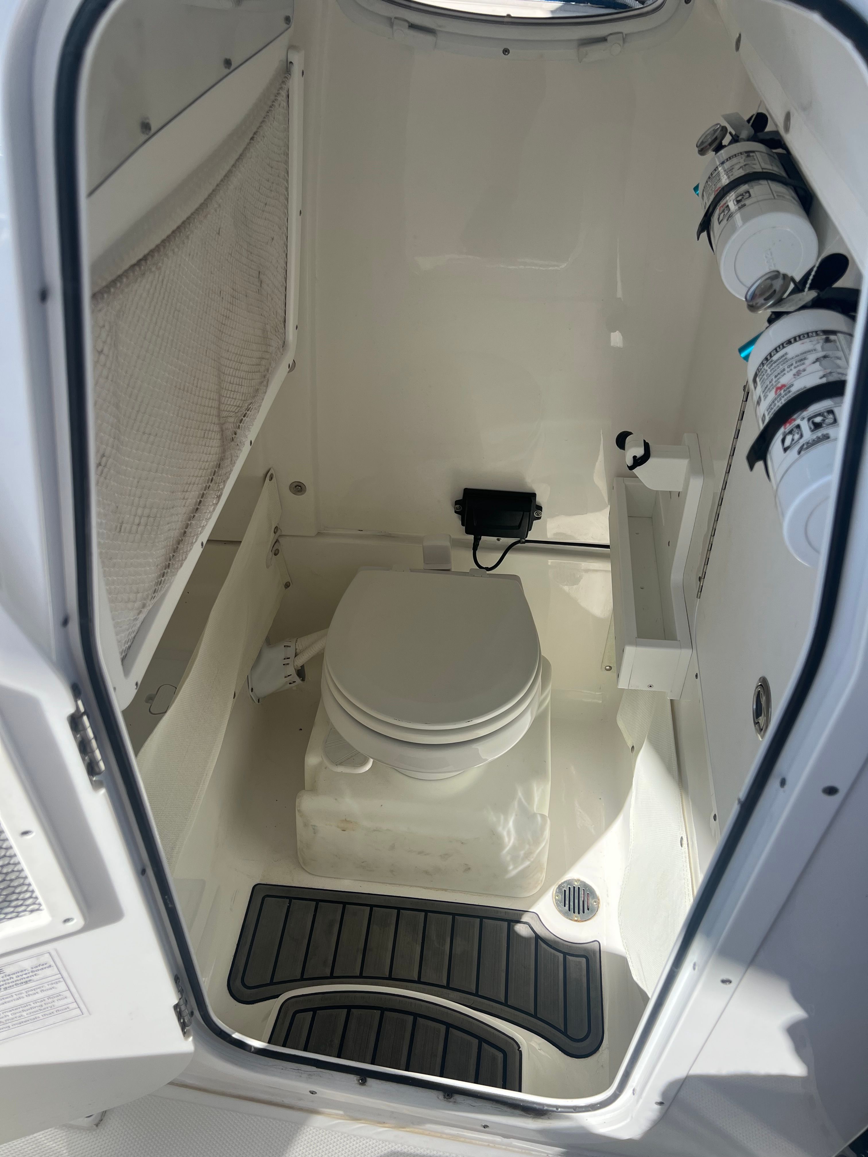 2022 Sea Hunt Gamefish 27 Forward Seating - 17