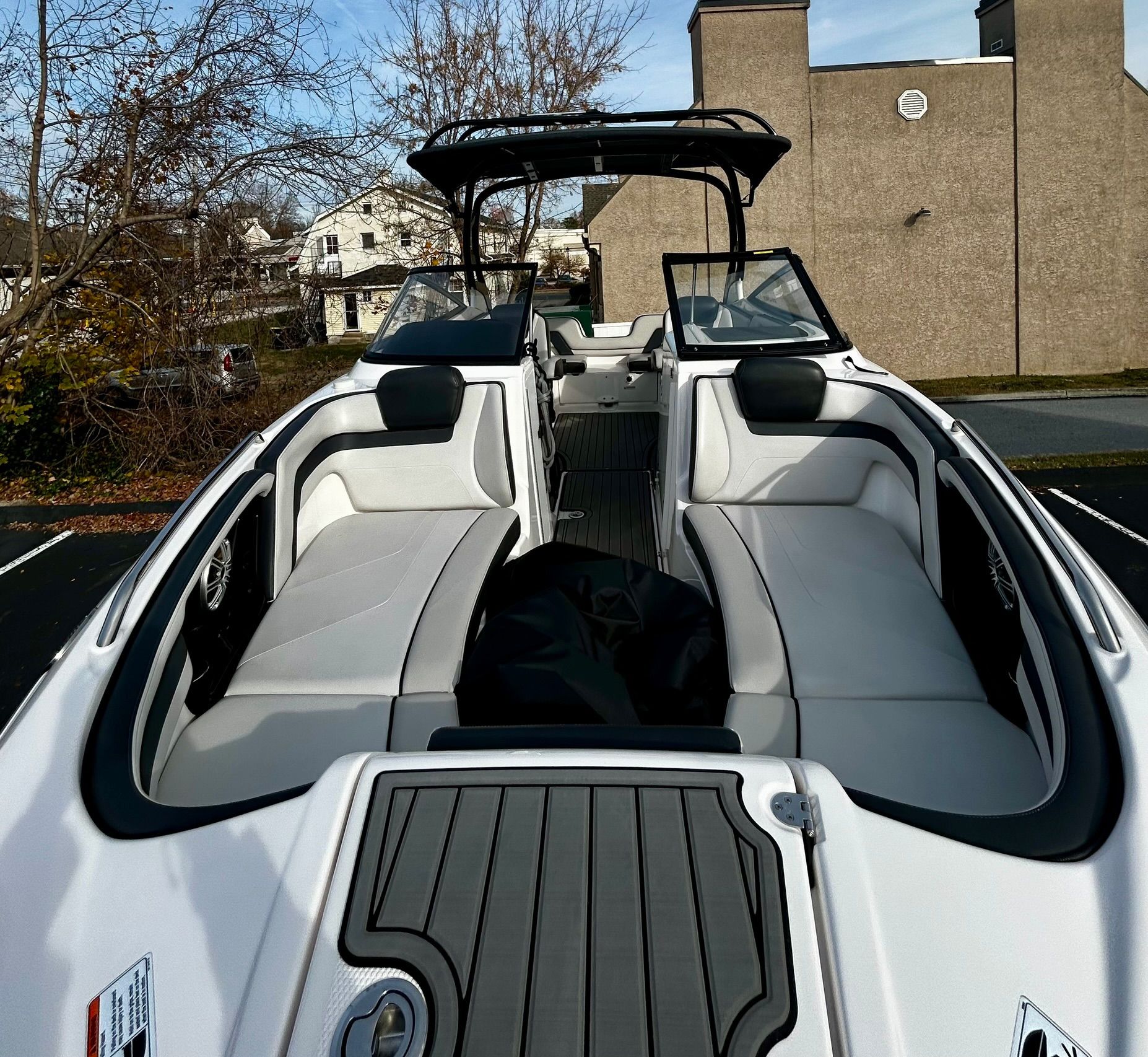 2017 Yamaha Boats 242 Limited S E-Series - 10