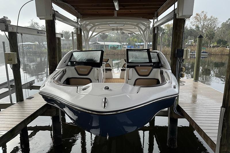 2023 Yamaha Boats 275SDX