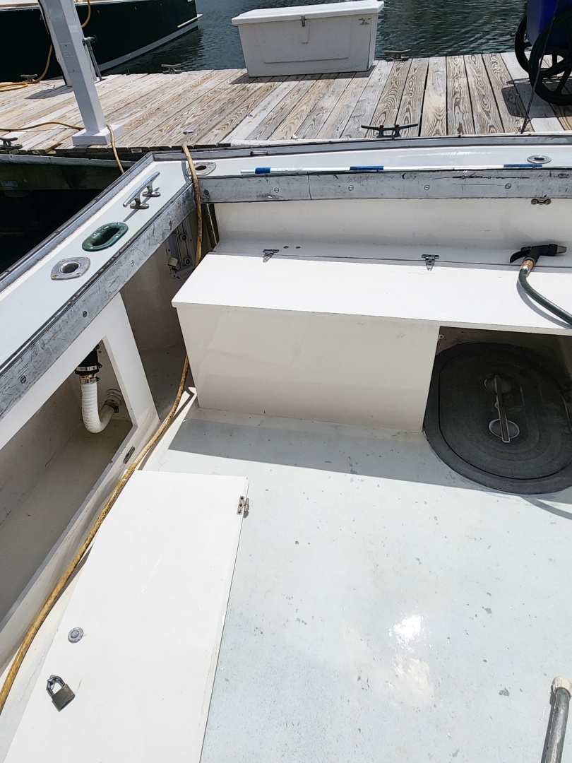 1988 Duffy Lobster Yacht - Image 19