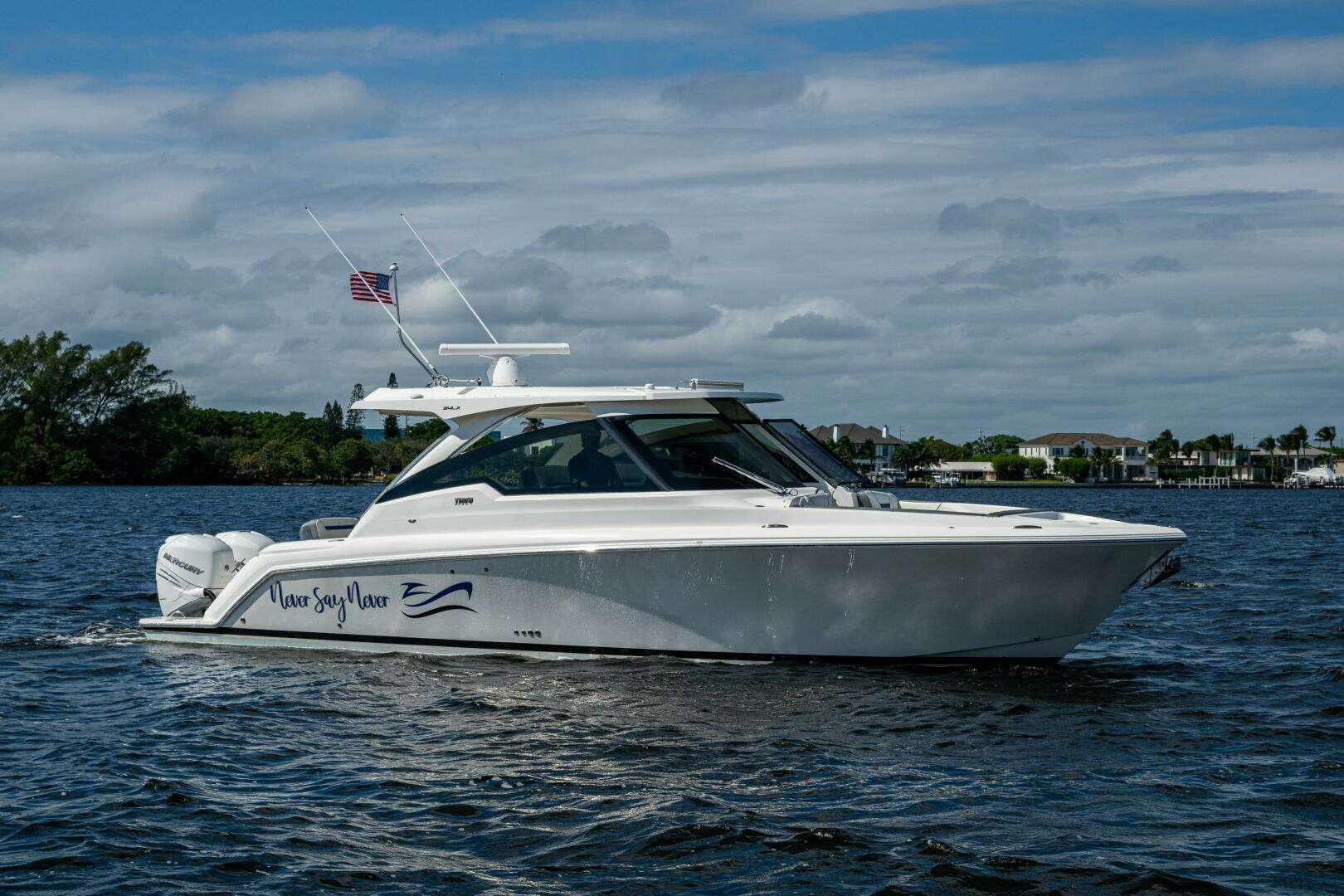 2021 Tiara Yachts 34 LX - Image 3