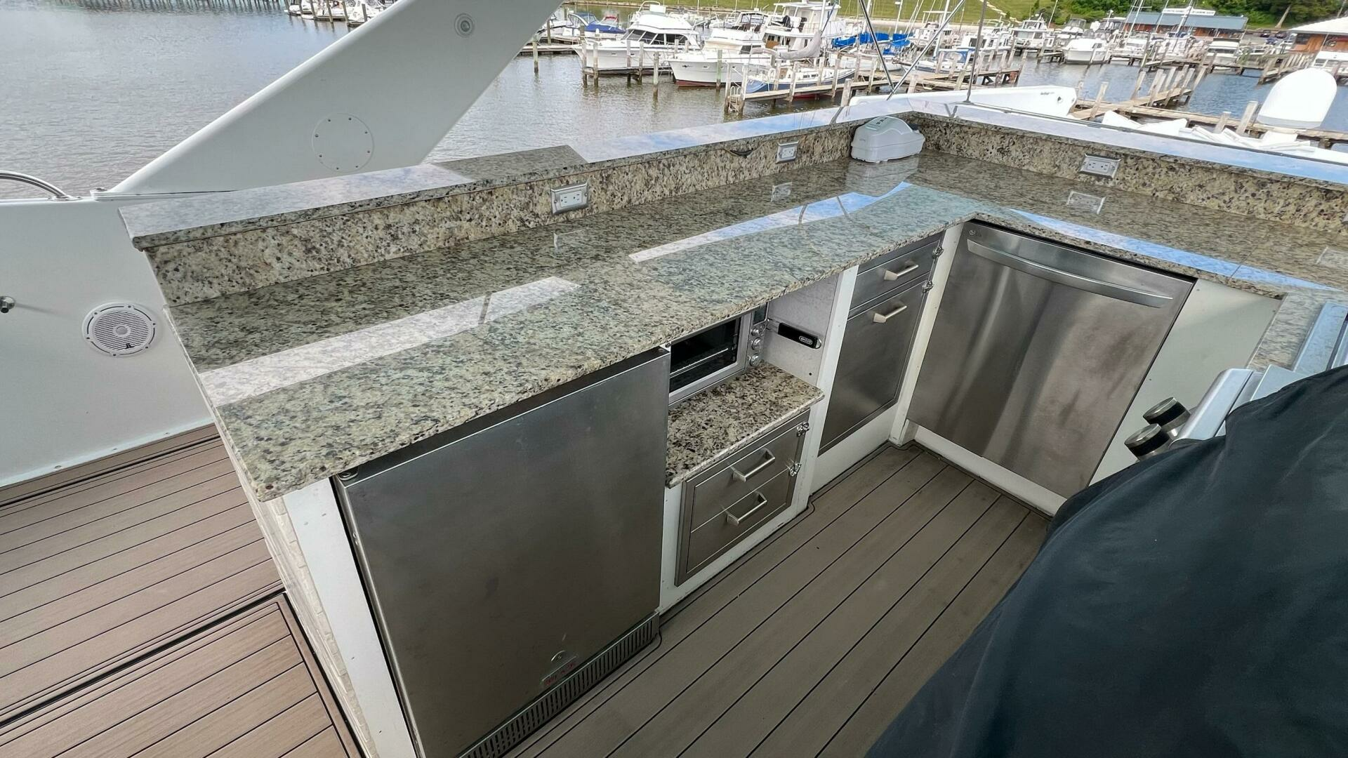 1987 Hatteras Motoryacht - Image 10