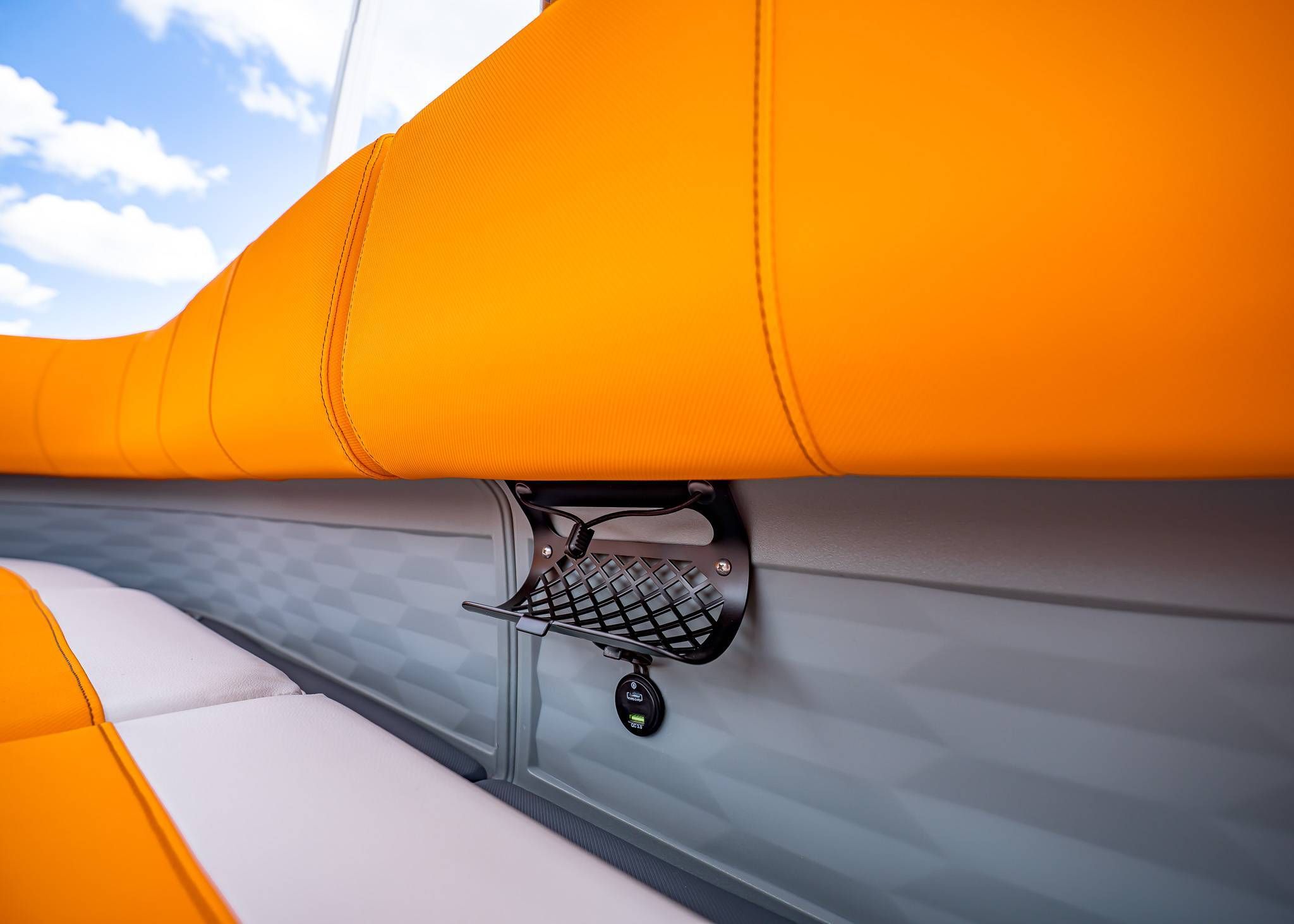 2025 Tahoe Pontoon Aura Quad Lounge - 18