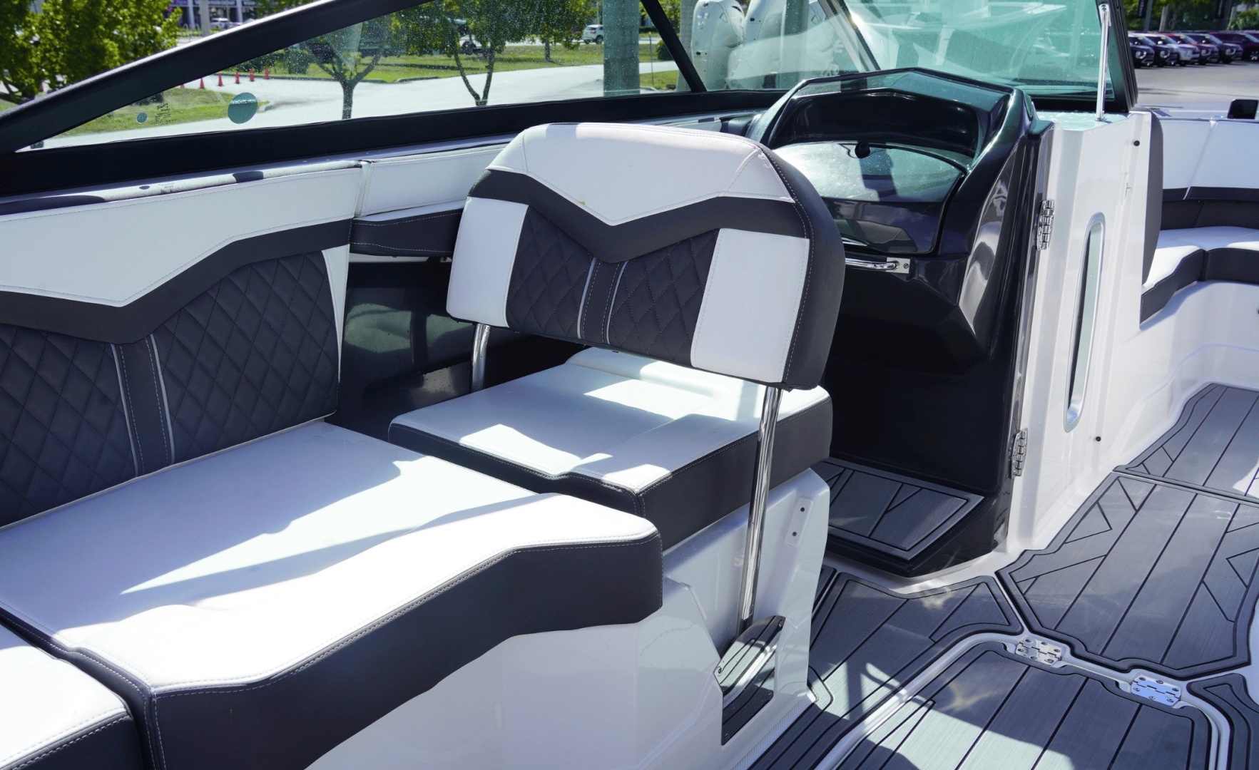 2023 Monterey 255SS - Image 20