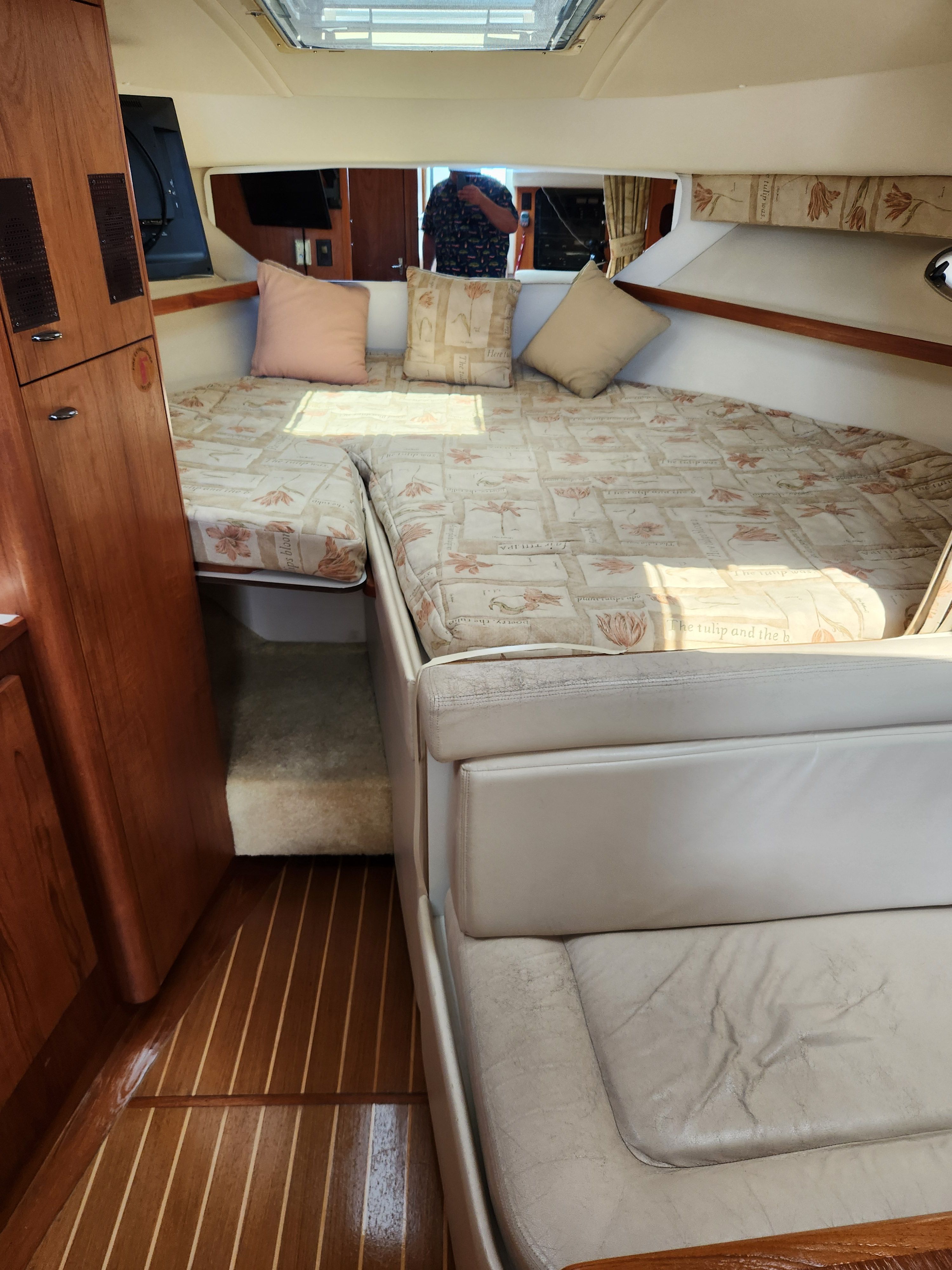2000 Tiara Yachts 3100 Open - 6