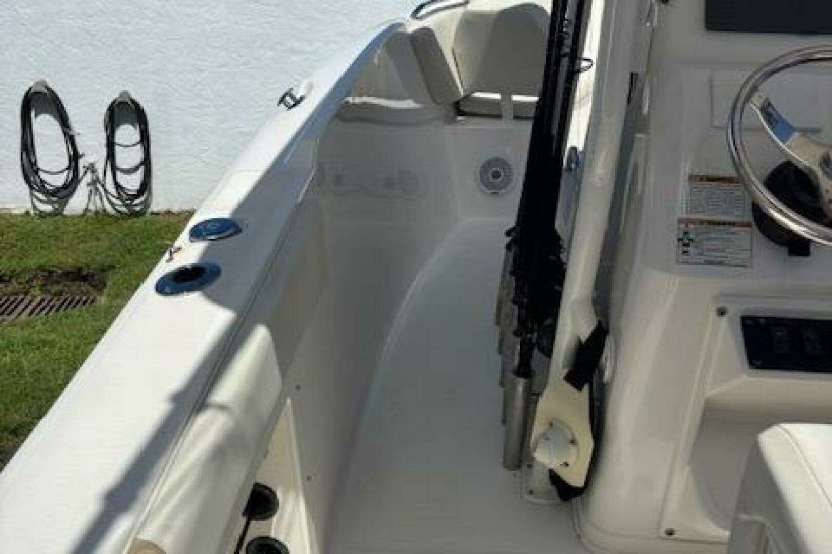 2018 Century 2600 Center Console - Image 36