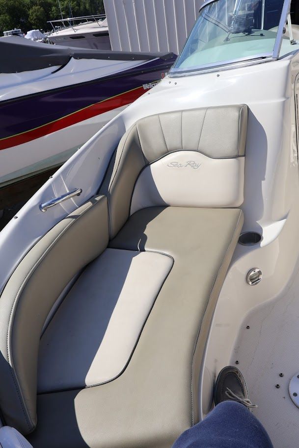 Interior of a 2006 Sea Ray Sun Deck 200 boat.