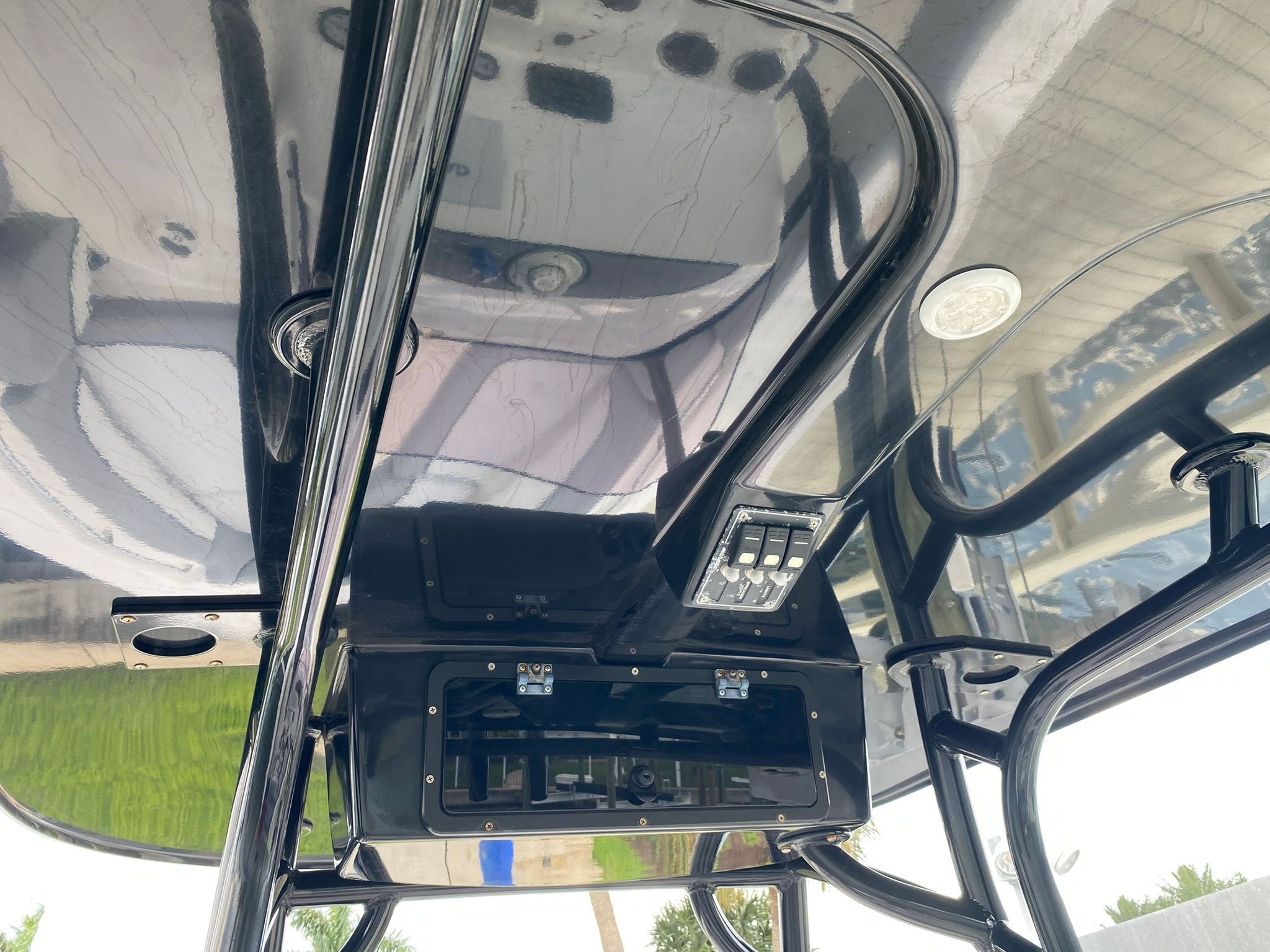 Interior view of a 2021 NauticStar Legacy boat.