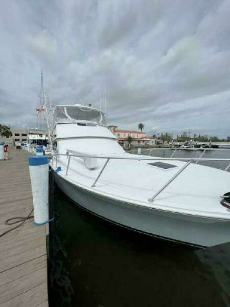 1991 Viking Boats Convertible - Image 4